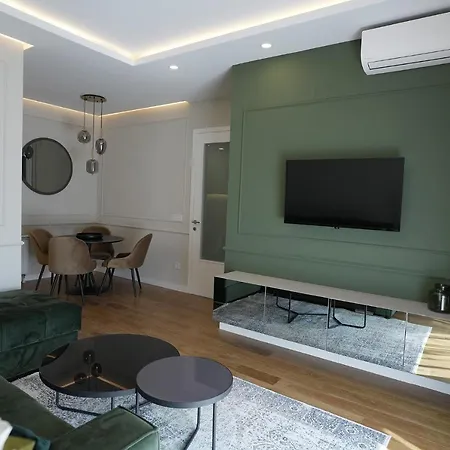 Grand Lux Apartment *