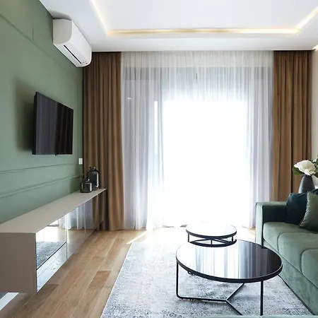 Grand Lux Apartment *